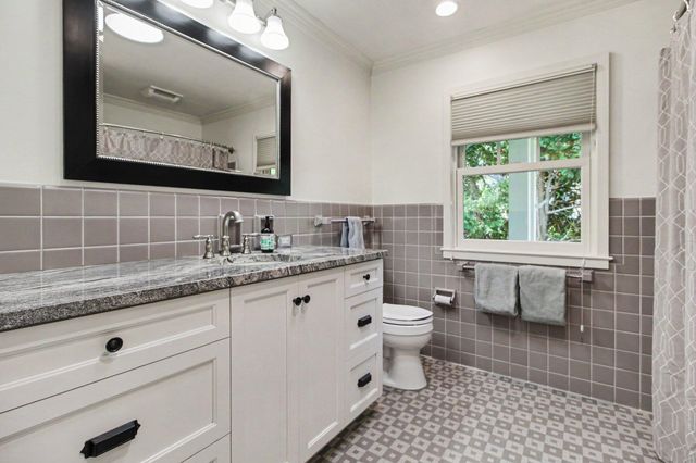 9 E Heatheridge Street, Ann Arbor, MI 48104