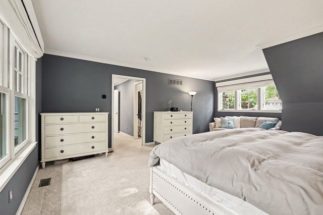 9 E Heatheridge Street, Ann Arbor, MI 48104