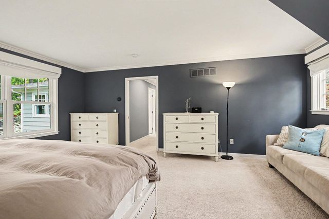 9 E Heatheridge Street, Ann Arbor, MI 48104