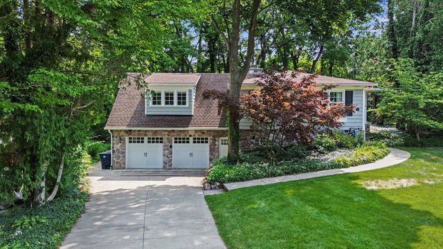9 E Heatheridge Street, Ann Arbor, MI 48104