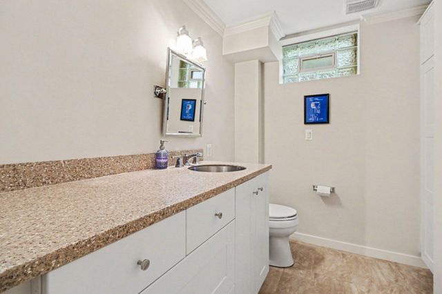 9 E Heatheridge Street, Ann Arbor, MI 48104