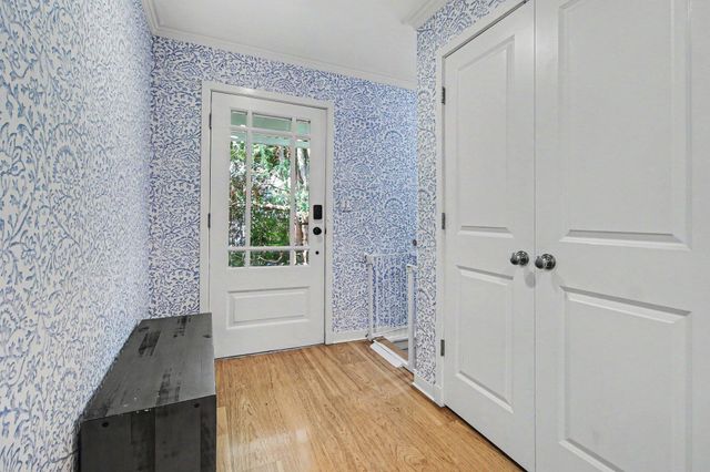 9 E Heatheridge Street, Ann Arbor, MI 48104