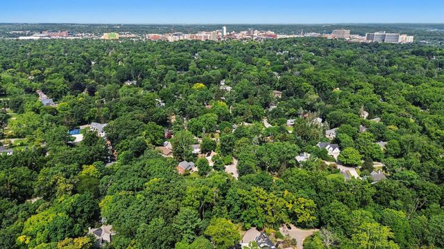 9 E Heatheridge Street, Ann Arbor, MI 48104