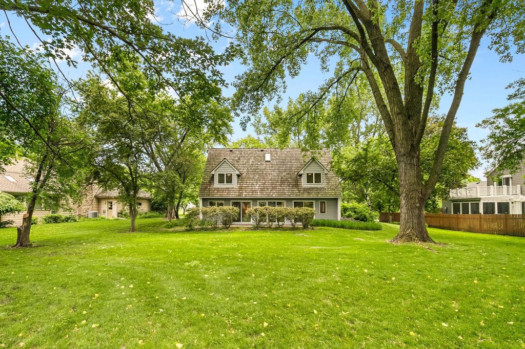 14711 Woodruff Road, Wayzata, MN 55391