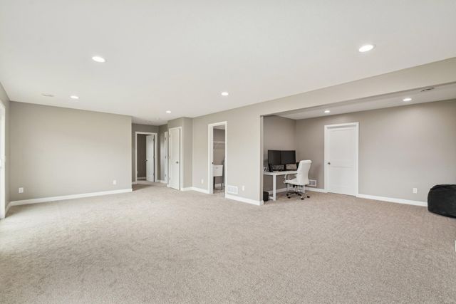 7296 Crane Drive, Hugo, MN 55038