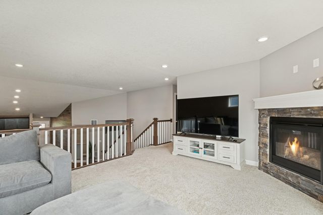 7296 Crane Drive, Hugo, MN 55038