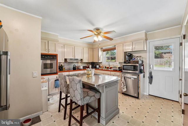 11910 WESLEY DR, Hagerstown, MD 21742