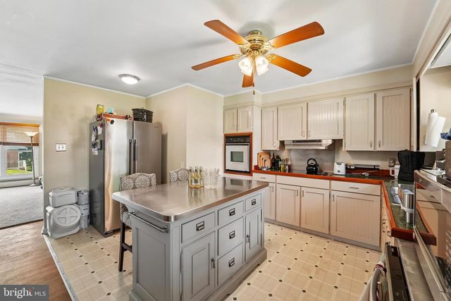 11910 WESLEY DR, Hagerstown, MD 21742