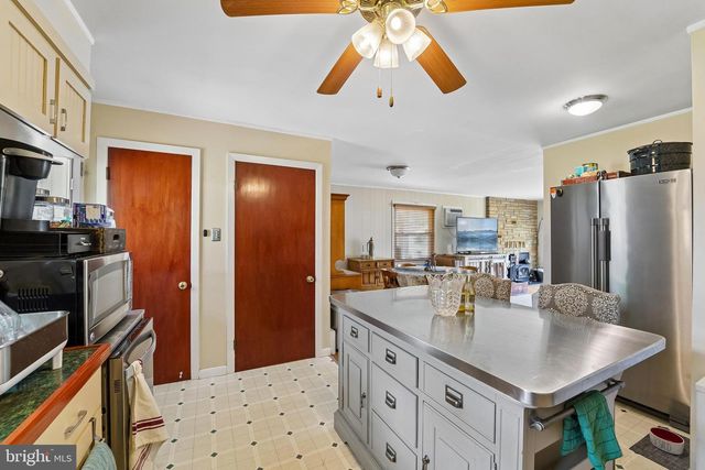 11910 WESLEY DR, Hagerstown, MD 21742