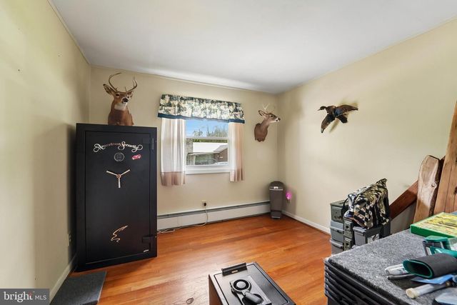 11910 WESLEY DR, Hagerstown, MD 21742