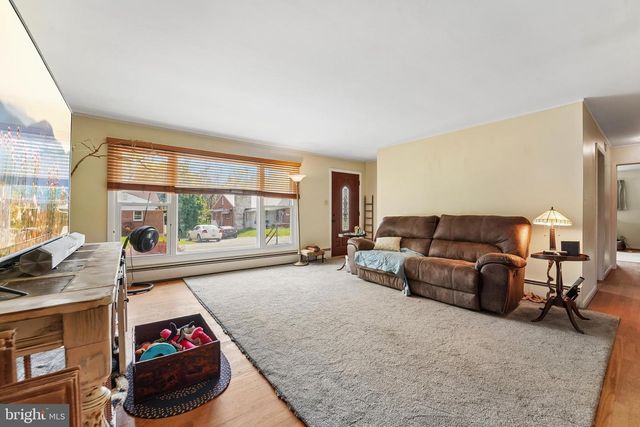 11910 WESLEY DR, Hagerstown, MD 21742
