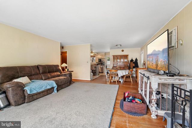 11910 WESLEY DR, Hagerstown, MD 21742