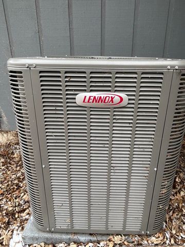 712 Kelley Drive, Rochelle, IL 61068