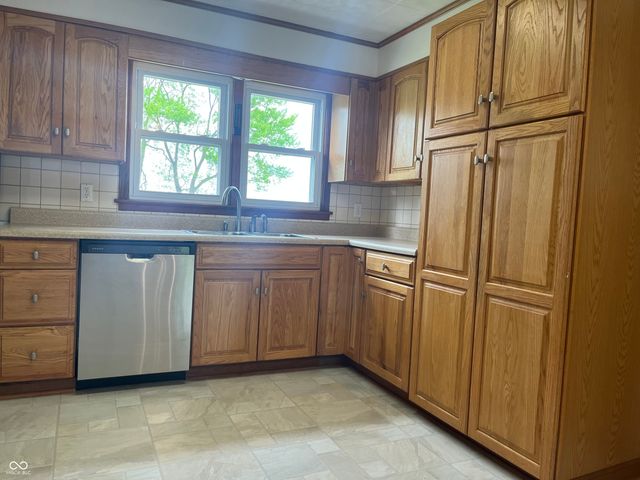 1440 Estates Drive, Greenwood, IN 46142