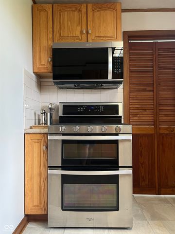 1440 Estates Drive, Greenwood, IN 46142