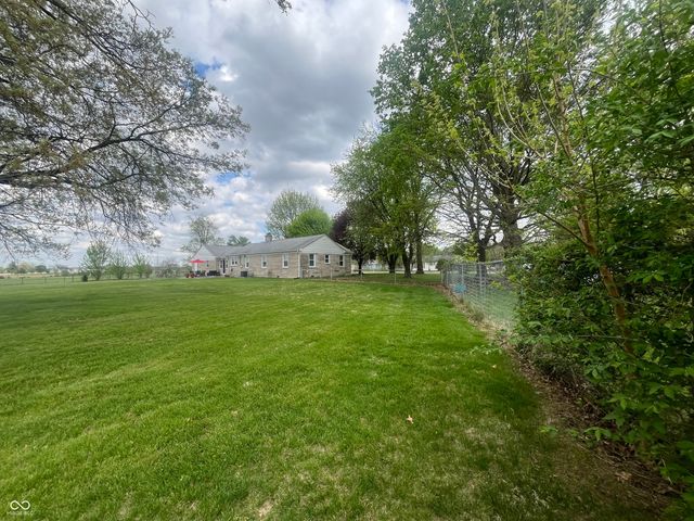 1440 Estates Drive, Greenwood, IN 46142