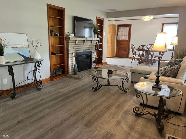 1440 Estates Drive, Greenwood, IN 46142