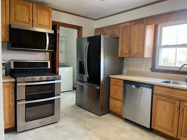 1440 Estates Drive, Greenwood, IN 46142