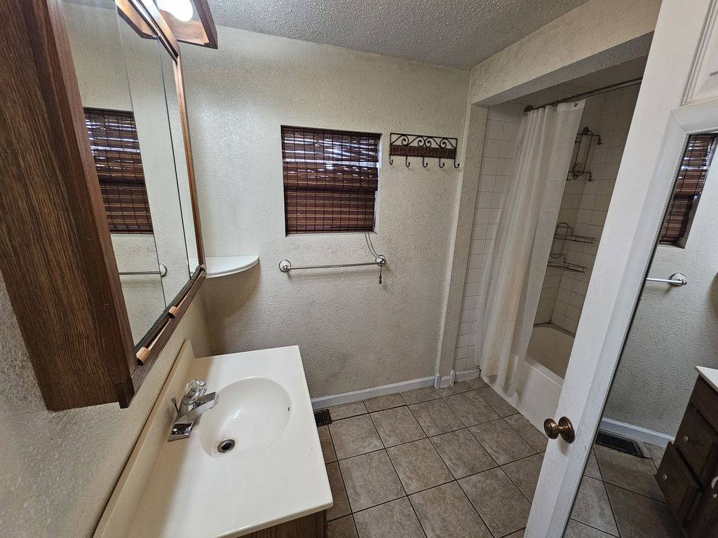 Image 14 of property listing at 317 S 1st Street, Mt Vernon, IL 62864