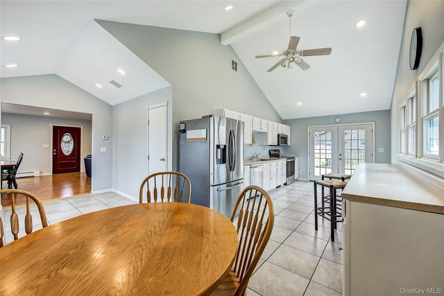 507 Gillette Avenue, Bayport, NY 11705