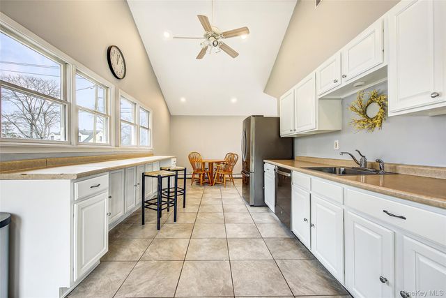 507 Gillette Avenue, Bayport, NY 11705