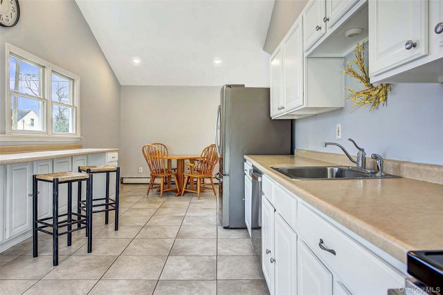 507 Gillette Avenue, Bayport, NY 11705