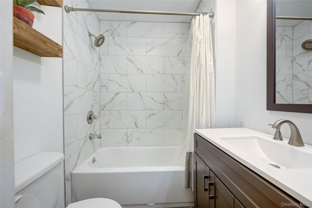 507 Gillette Avenue, Bayport, NY 11705