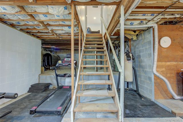 507 Gillette Avenue, Bayport, NY 11705