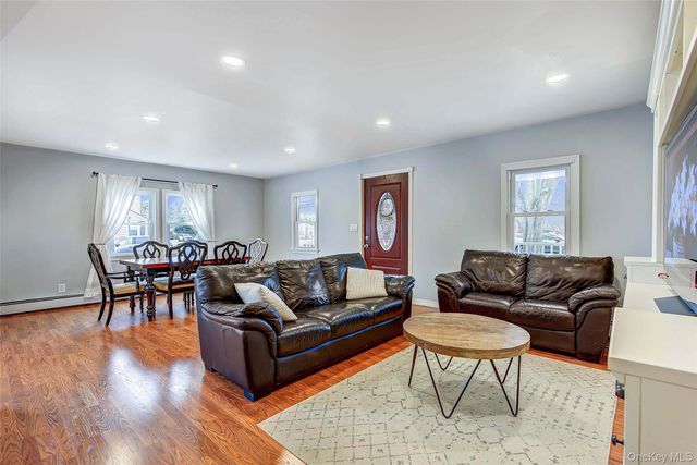 507 Gillette Avenue, Bayport, NY 11705