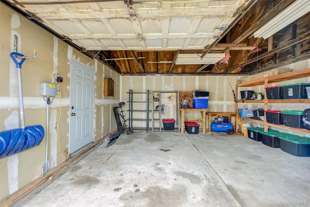 507 Gillette Avenue, Bayport, NY 11705