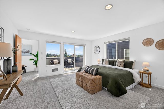 4222 Linden Avenue N, Seattle, WA 98103