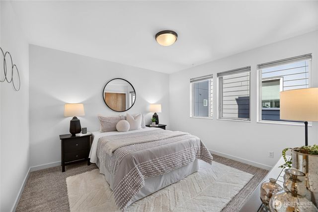 4222 Linden Avenue N, Seattle, WA 98103