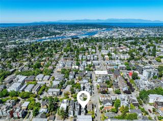 4222 Linden Avenue N, Seattle, WA 98103