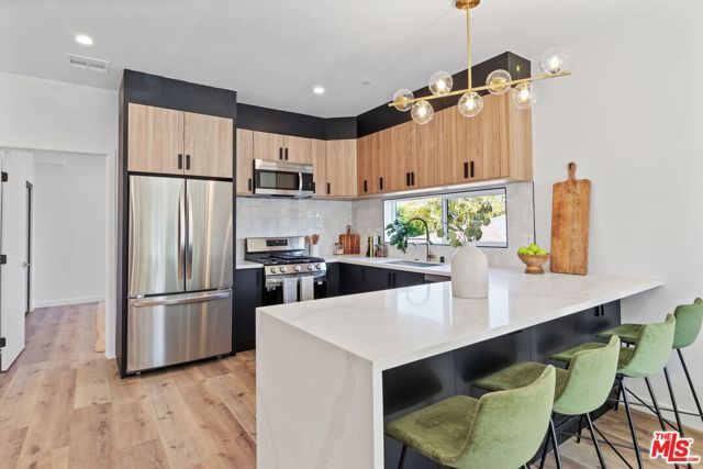 10821 Hartsook Street, North Hollywood (los Angeles), CA 91601