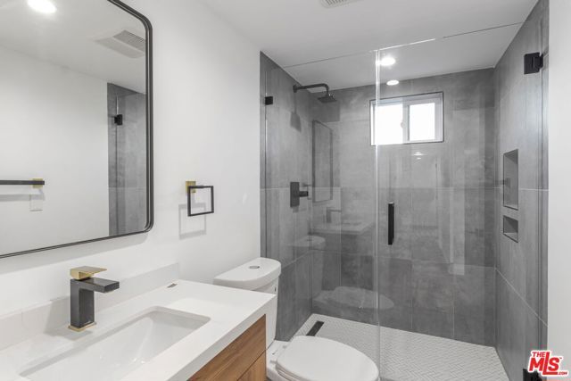 10821 Hartsook Street, North Hollywood (los Angeles), CA 91601