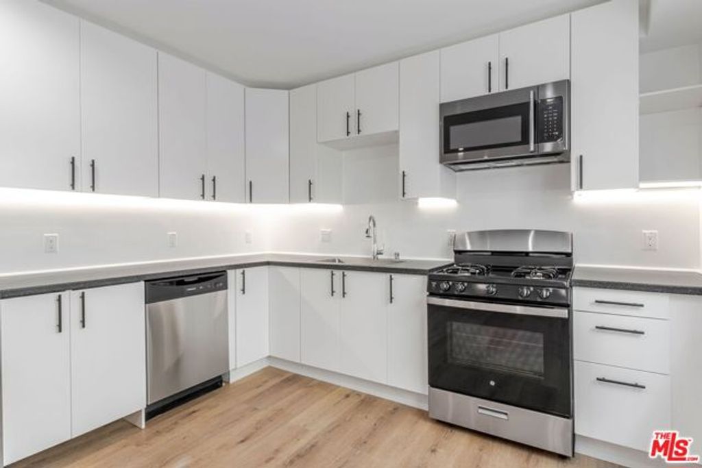 10821 Hartsook Street, North Hollywood (los Angeles), CA 91601