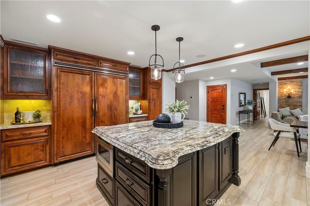 24923 Highspring, Newhall, CA 91321