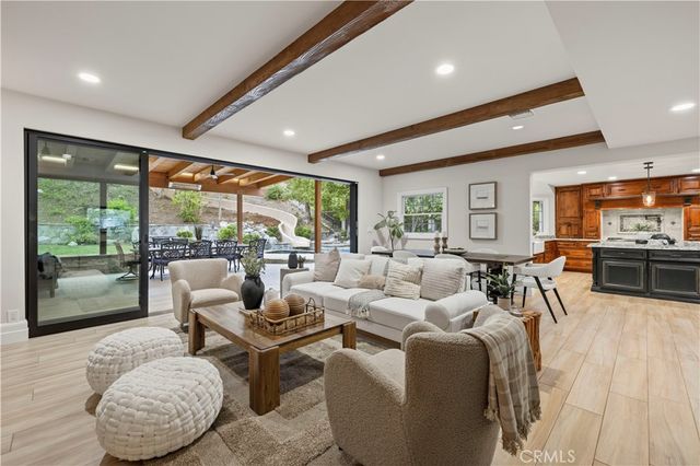 24923 Highspring, Newhall, CA 91321