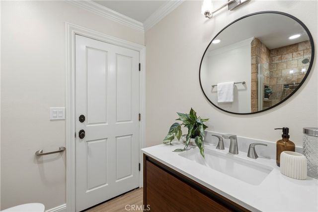 24923 Highspring, Newhall, CA 91321