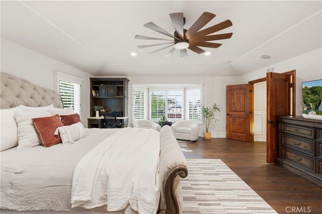 24923 Highspring, Newhall, CA 91321