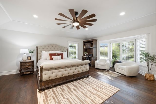 24923 Highspring, Newhall, CA 91321