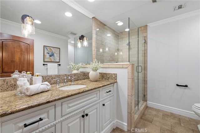 24923 Highspring, Newhall, CA 91321