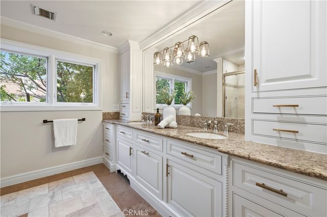 24923 Highspring, Newhall, CA 91321