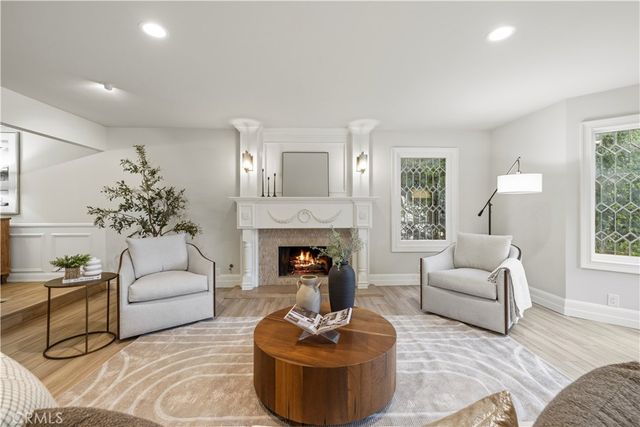 24923 Highspring, Newhall, CA 91321