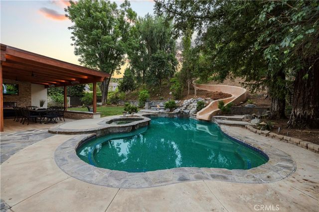 24923 Highspring, Newhall, CA 91321