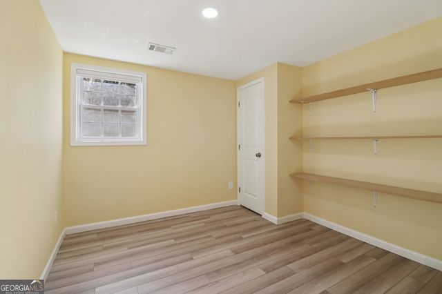 937 Hidden Falls Lane SE, Smyrna, GA 30082