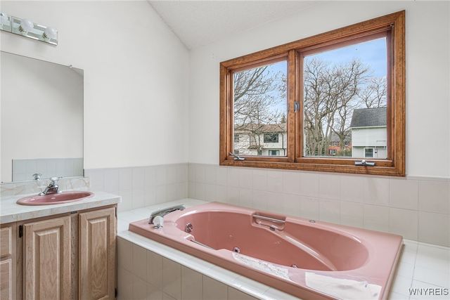 5790 Kippen Drive, Clarence, NY 14051