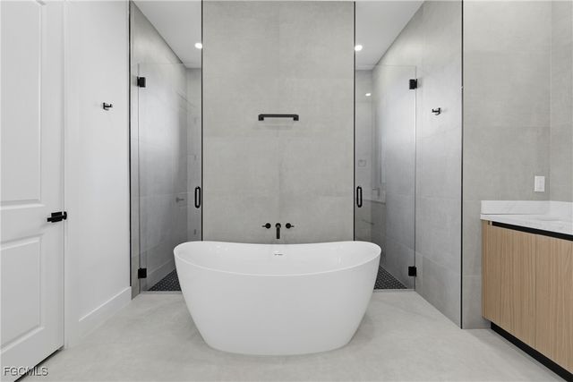 3412 NE 21st PL, Cape Coral, FL 33909