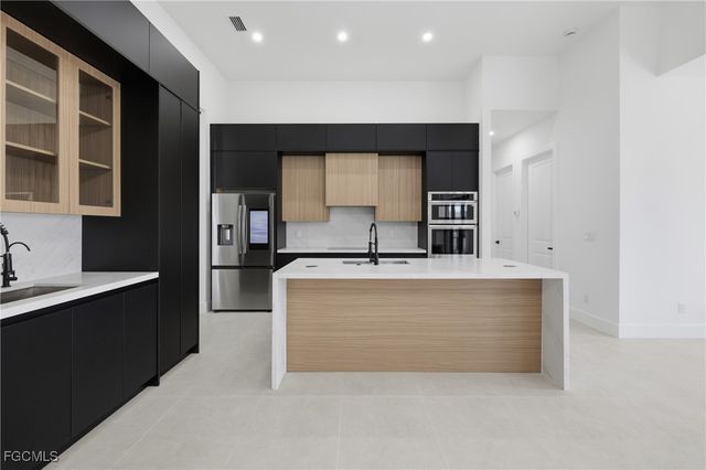 3412 NE 21st PL, Cape Coral, FL 33909