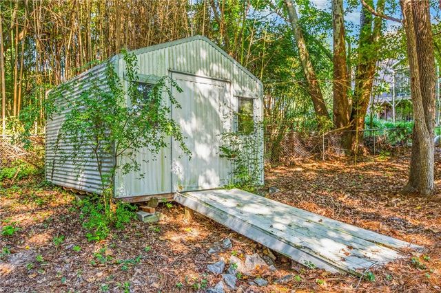1317 Overland Drive, High Point, NC 27262